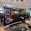MSI vyrobilo první zakřivenou počítačovou skříň na světě