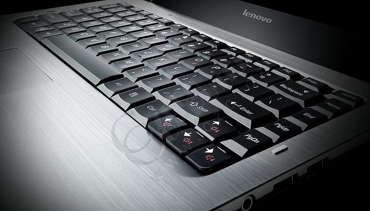 Lenovo IdeaPad U350 (59027847)_806377753