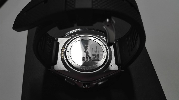 LG Watch Urbane W200 3G černá + sluchátka LG Tone Ult_1873557861