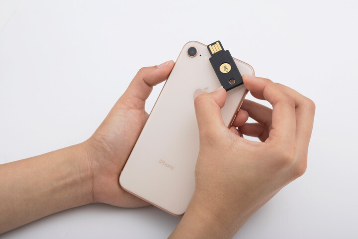 YubiKey 5 NFC - USB-A, klíč/token s vícefaktorovou autentizaci (NFC, MIFARE),_1671367088