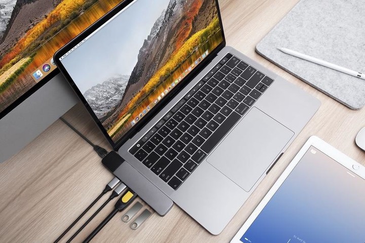 HYPER net Hub pro USB-C pro MacBook Pro, šedá