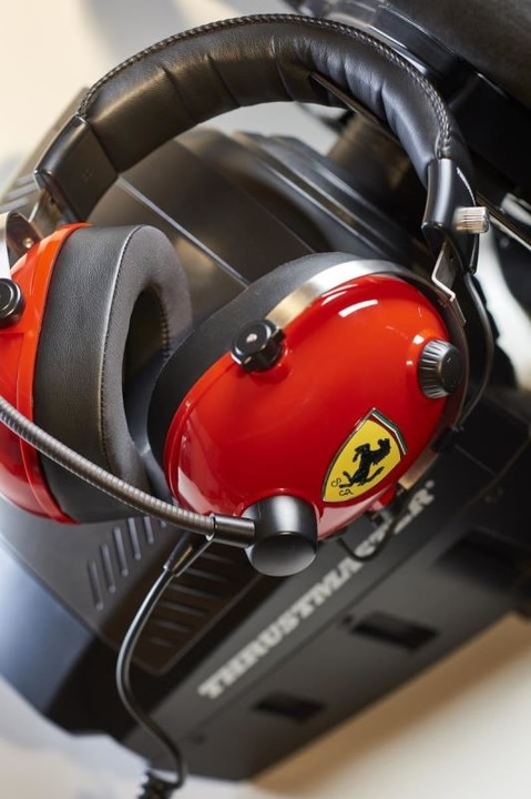 Thrustmaster T.Racing Scuderia Ferrari Edition, černá/červená_1507526307