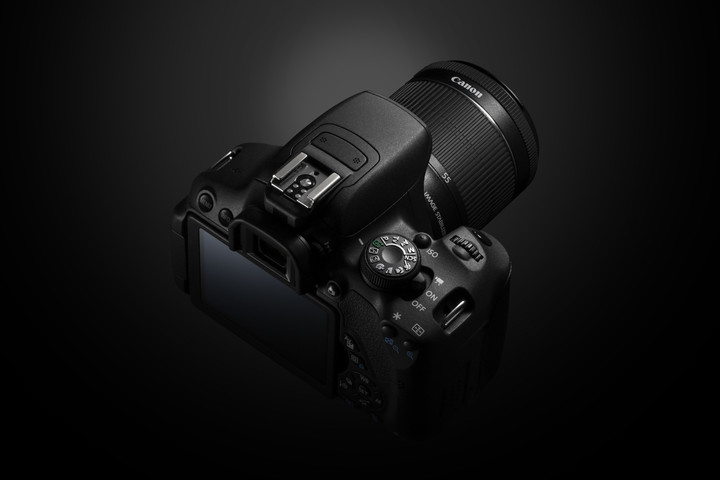 Canon EOS 700D + 18-55mm IS STM + baterie LP-E8_262142523
