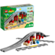 LEGO® DUPLO® Town 10872 Doplňky k vláčku – most a koleje Kup Stavebnici LEGO® a zapoj se do soutěže LEGO MASTERS o hodnotné ceny