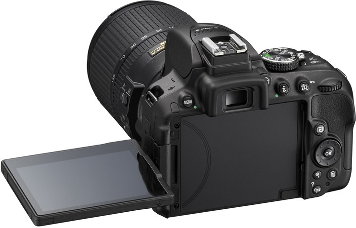 Nikon D5300 + 18-105 VR AF-S DX_875752893