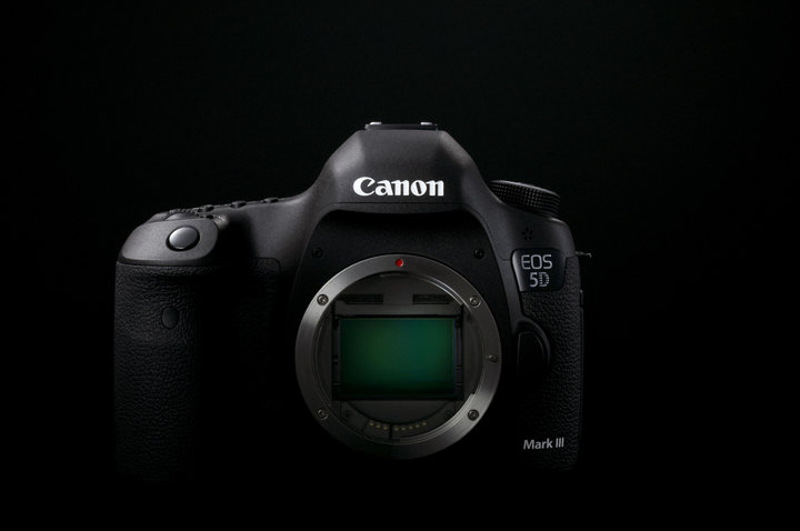 Canon EOS 5D Mark III body_556200541