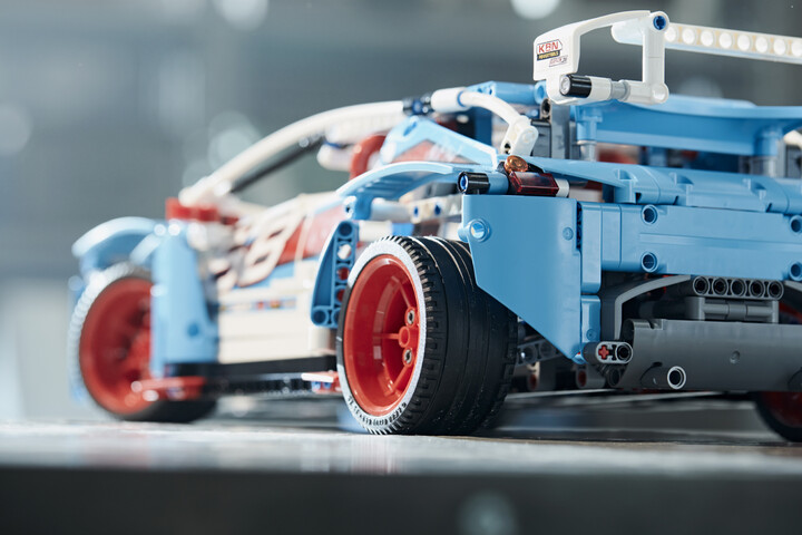 LEGO® Technic 42077 Závodní auto_1300654692