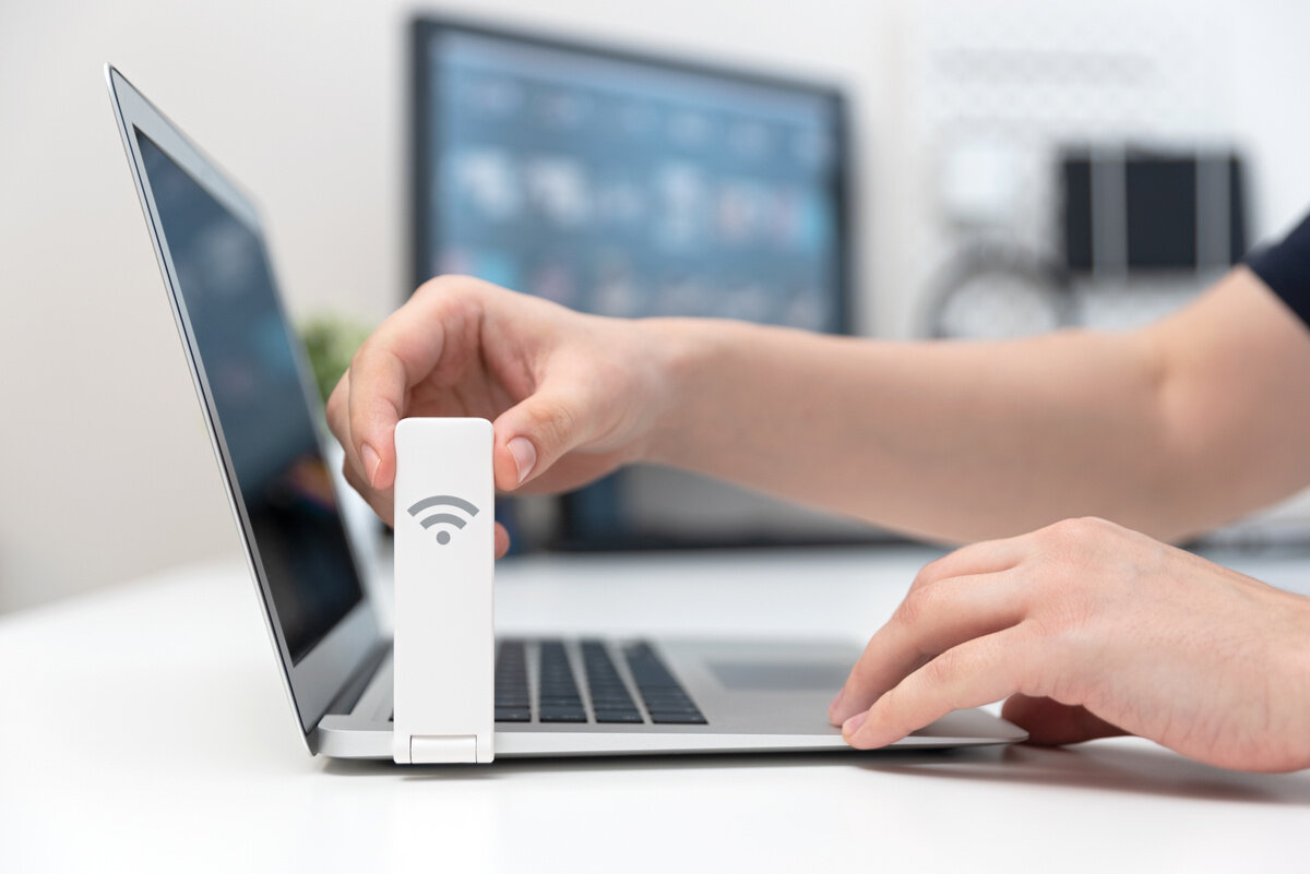 Юсб роутер для ноутбука мегафон. Ноутбук и телефон. Модем 3g zte mf667. Мобильный компьютер. Мобильный интернет для ноутбука.