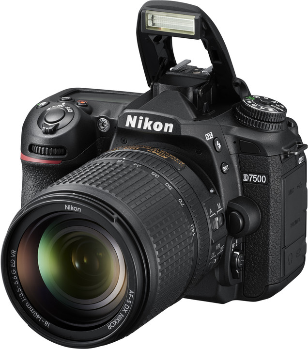 Nikon D7500 + 18-105 AF-S DX VR_1874478602
