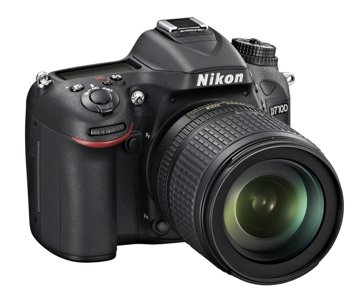 Nikon D7100 + 18-105 AF-S DX VR_389391546