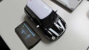 BeeWi Bluetooth RC car Mini Cooper S_1198563586