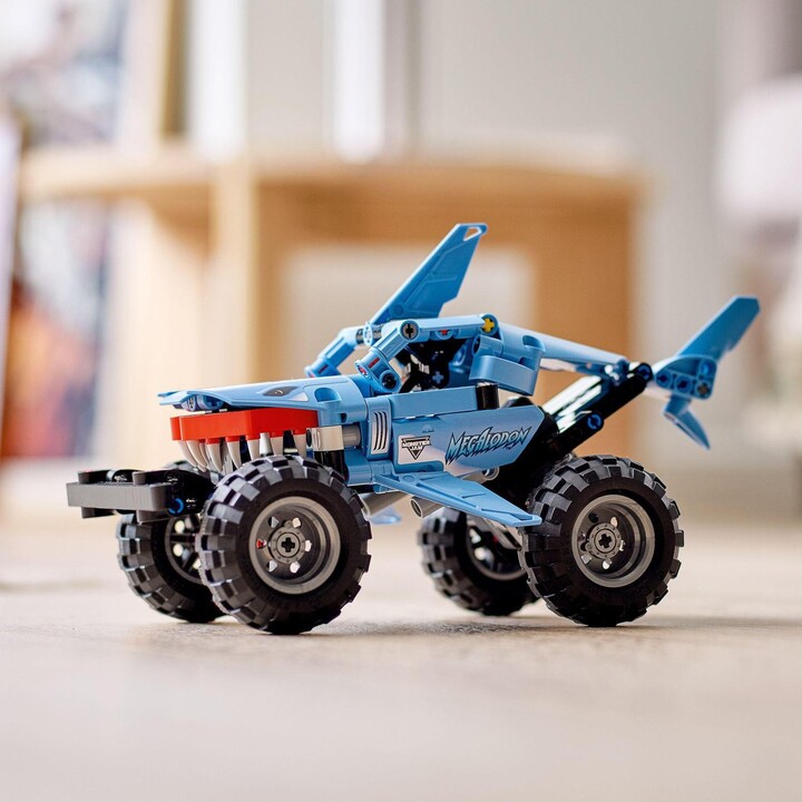 LEGO® Technic 42134 Monster Jam™ Megalodon™_1458606423