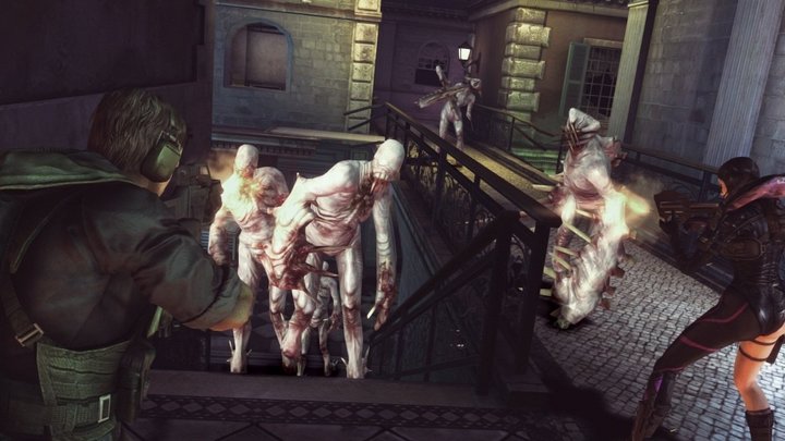 Resident Evil: Revelations (Xbox 360)_1525850333