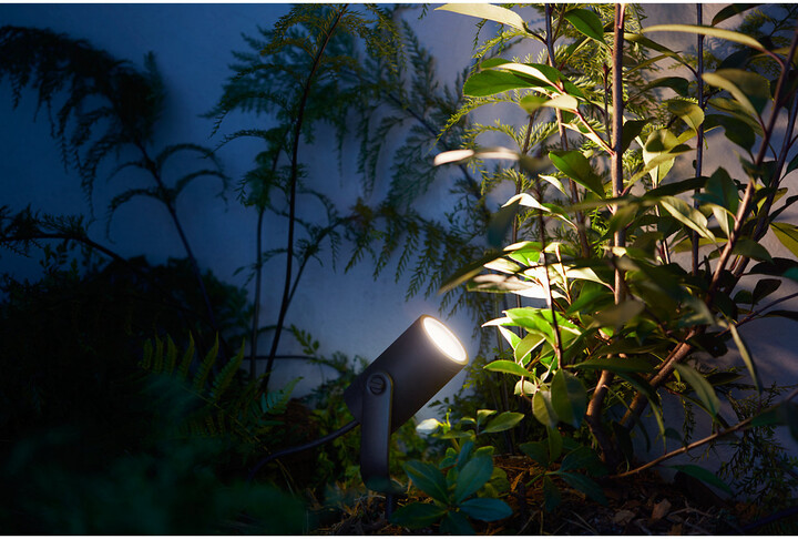 PHILIPS Lily Venkovní bodové světlo, Hue White and color ambiance, 230V, 1x8W integr.LED,černá,