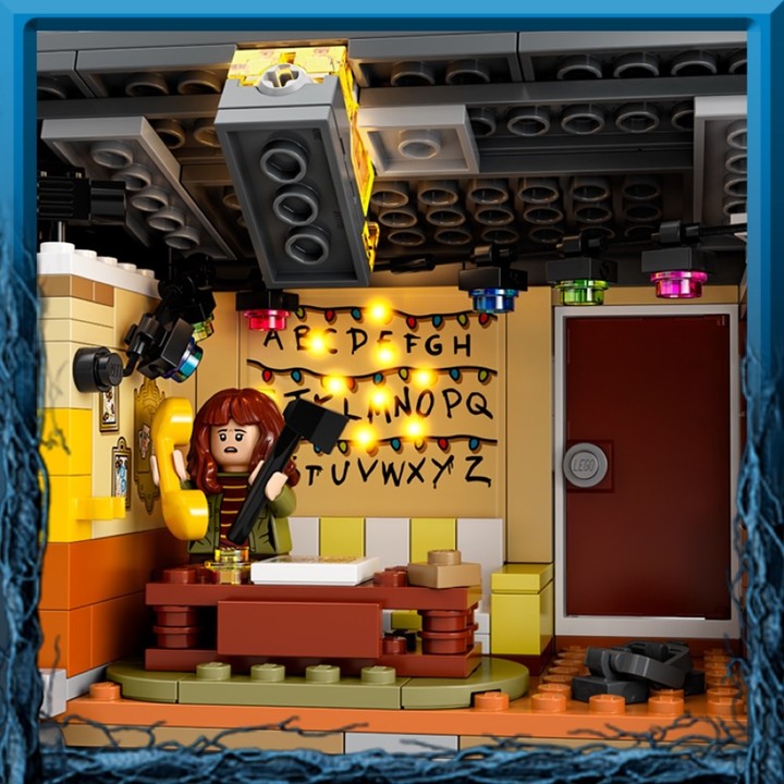 LEGO® Stranger Things 75810 Upside Down_1557835824