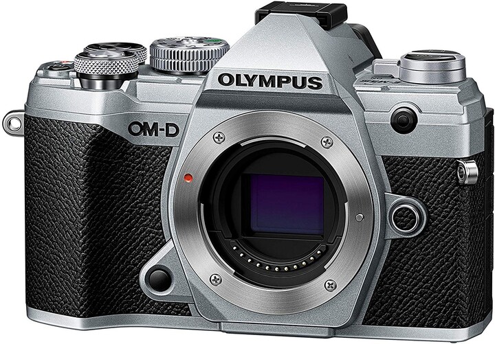 Olympus E-M5 Mark III + 12-200mm II, stříbrná/černá_310601381
