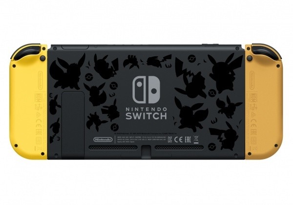 Nintendo Switch, černá/žlutá + Pokémon: Let&#39;s Go Pikachu + Poké Ball_1975032390