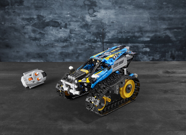 LEGO® Technic 42095 Kaskadérské závodní auto na dálkové ovládání_1233070701