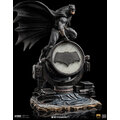 Figurka Iron Studios DC: Zack Snyder&#39;s Justice League - Batman on Batsignal Deluxe Art Scale 1/10_946891656