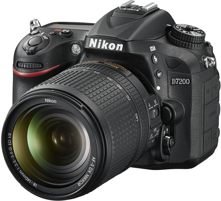Nikon D7200 + 18-140 AF-S DX VR_717559373