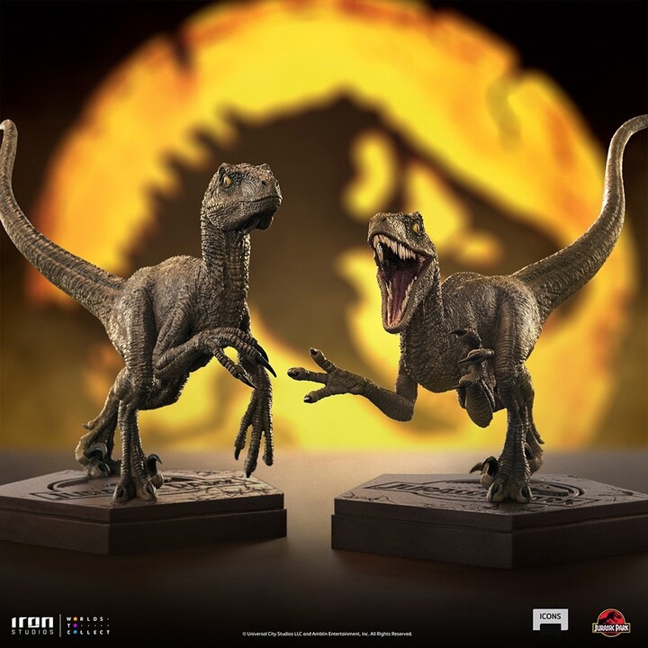 Figurka Iron Studios Jurassic Park - Velociraptor B - Icons_1467312215