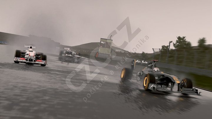F1 2011 - Formula 1 (Xbox 360)_452548615