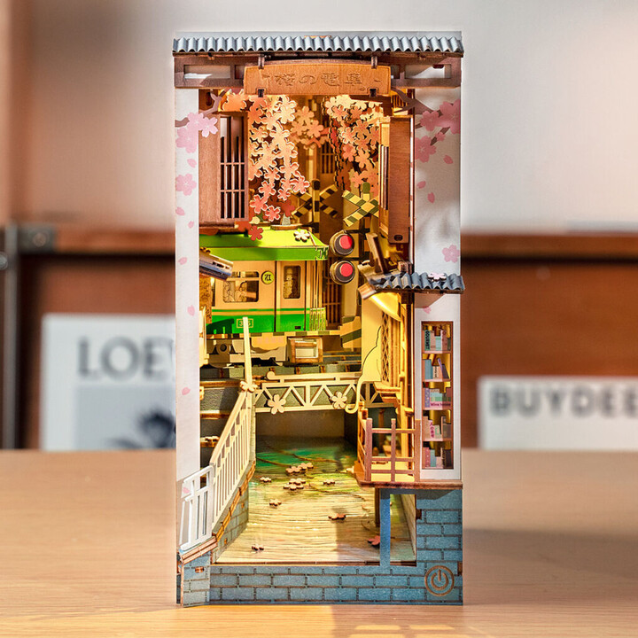 Stavebnice RoboTime miniatura domečku Sakurová ulička, zarážka na knihy, dřevěná, LED_204218495