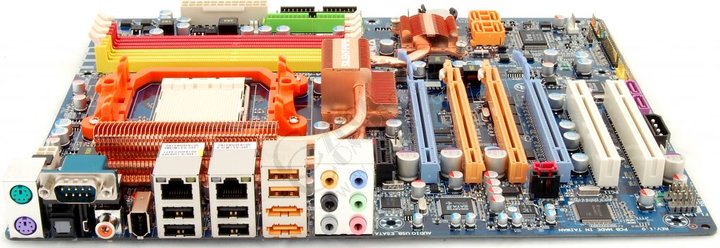 Gigabyte GA-MA790FX-DQ6 - AMD 790FX_1663815216