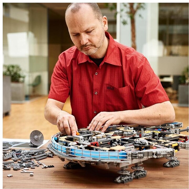 LEGO® Star Wars™ 75192 Millennium Falcon_85650465