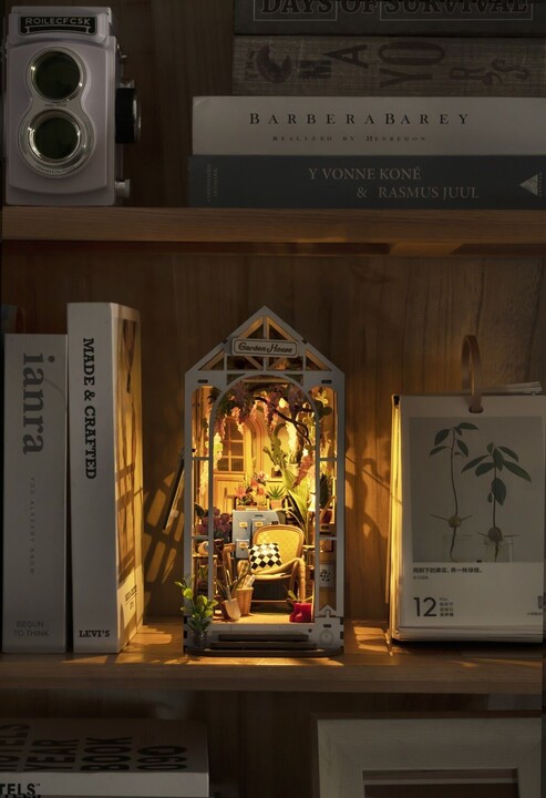 Stavebnice RoboTime - Garden House, zarážka na knihy, dřevěná, LED_1321954653
