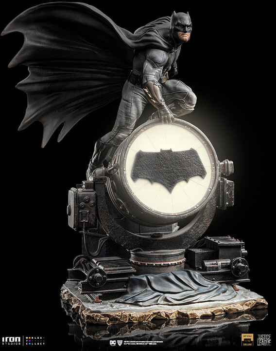 Figurka Iron Studios DC: Zack Snyder&#39;s Justice League - Batman on Batsignal Deluxe Art Scale 1/10_1061347525