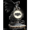 Figurka Iron Studios DC: Zack Snyder&#39;s Justice League - Batman on Batsignal Deluxe Art Scale 1/10_1061347525