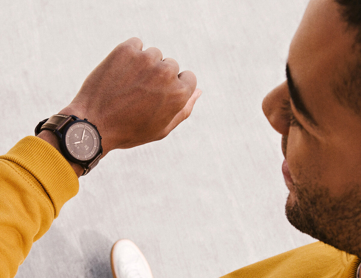 Recenze: Fossil Hybrid Watch – spojení tradice a moderního světa