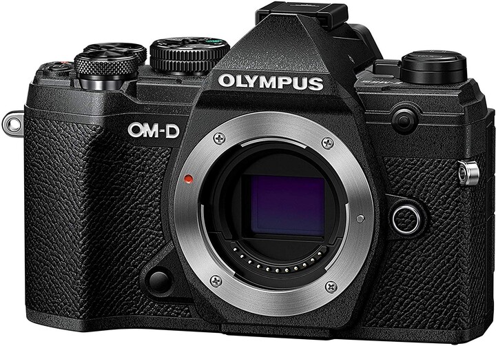 Olympus E-M5 Mark III + 12-200mm II, černá/černá_1258624636
