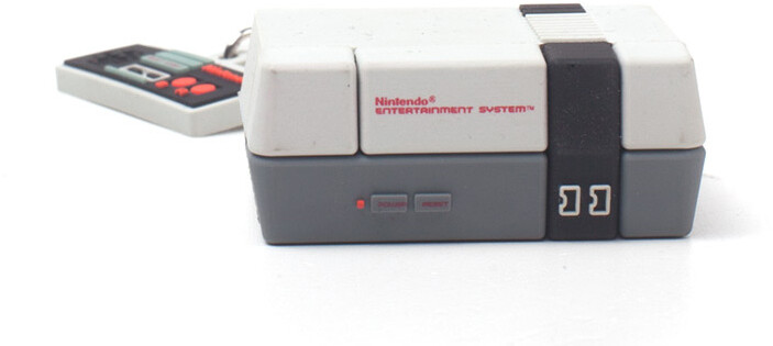 Klíčenka Nintendo - NES 3D_1215484757