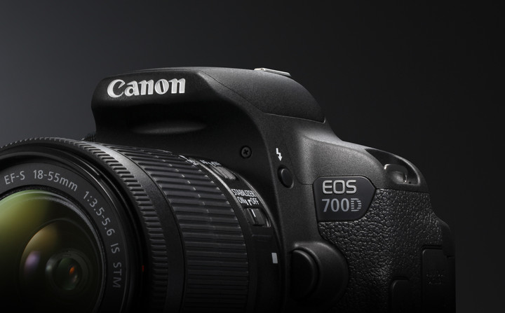 Canon EOS 700D + 18-55mm IS STM + baterie LP-E8_1457018342