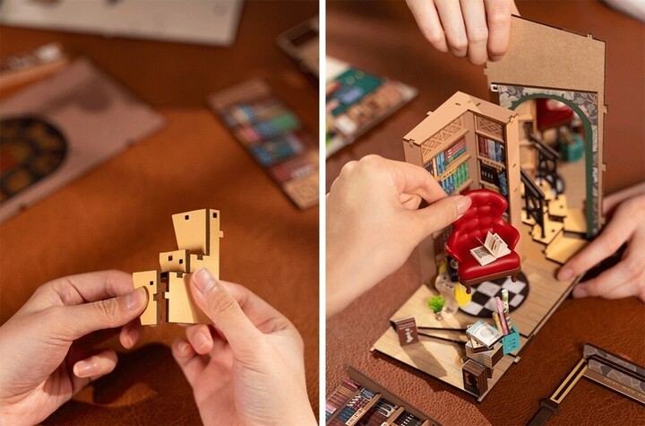Stavebnice RoboTime miniatura domečku Knihkupectví, zarážka na knihy, dřevěná, LED_1479701853