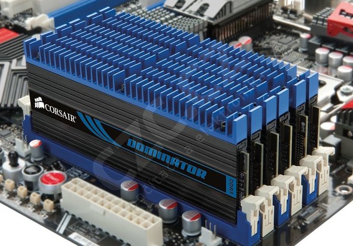Corsair Dominator with DHX Pro Connector and Airflow II Fan 24GB (6x4GB) DDR3 1600_1212762963