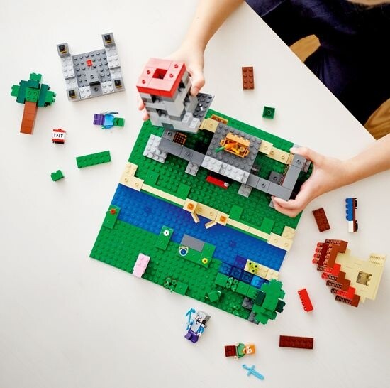 Extra výhodný balíček LEGO® Minecraft® - Kreativní box 21161, Podivný les 21168 a Králičí ranč 21181_64501995
